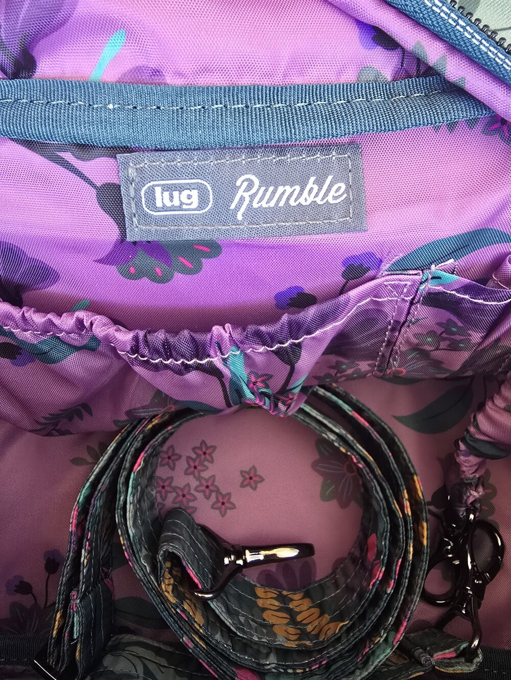 Lug Rumble Purse - Picture 2 of 3